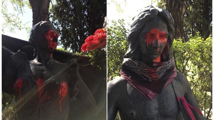 Imágenes facilitadas por Antonio Miguel Carmona, concejal socialista, de las estatuas del cementerio de la Almudena de Madrid dedicadas a Lola Flores y Antonio Flores que han aparecido este fin de semana con pintadas en los senos, la cara y los dedos. EFE