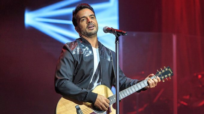 El canatante y compositor puertorriqueño Luis Fonsi, durante un concierto. EFE