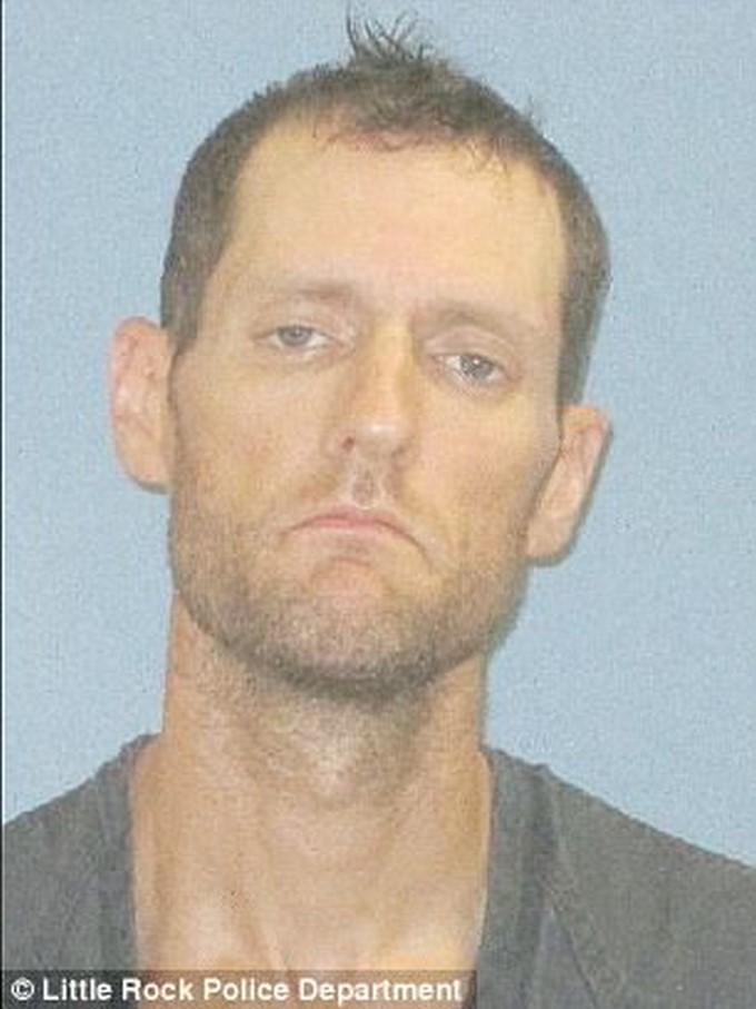 Robert Mangan/ Tomada de Facebook- Daily Mail