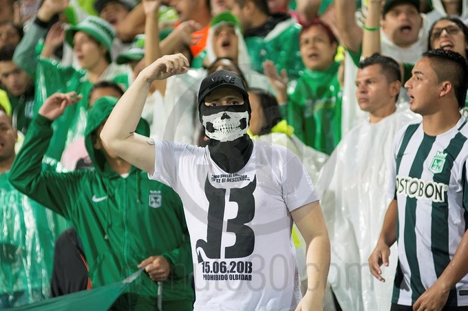 Fotos y video. Más allá de la derrota, la broma de los verdolagas que no soportan los hinchas de América 11 nacional fantasma america 3 Copiar