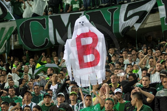 Fotos y video. Más allá de la derrota, la broma de los verdolagas que no soportan los hinchas de América 10 Nacional ante América