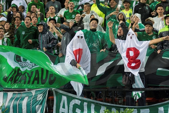 Fotos y video. Más allá de la derrota, la broma de los verdolagas que no soportan los hinchas de América 5 nacional fantasma america 9 Copiar