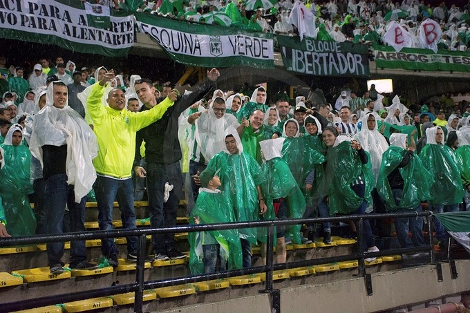 Fotos y video. Más allá de la derrota, la broma de los verdolagas que no soportan los hinchas de América 2 nacional fantasma america Copiar