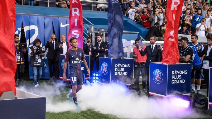 Neymar a su nueva afición del PSG: "He venido aquí para hacer historia" 4 neymar 1 Copiar