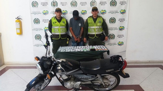 Andaba por Pachelly en moto regrabada y con base de coca en su poder 1 Capturado en Pacehlly