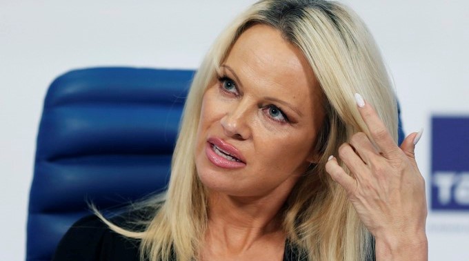 La actriz canadiense Pamela Anderson durante una rueda de prensa. EFE/Archivo