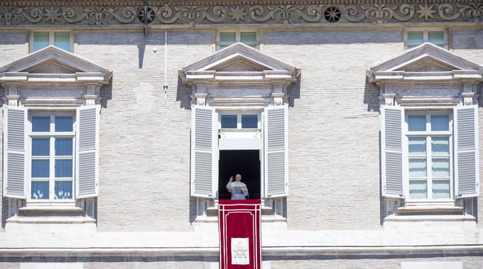 El papa:”hay que liberar al mundo” de la “violencia inhumana”