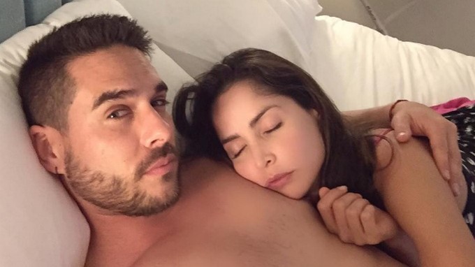 Sebastián Caicedo y Carmen Villalobos/ Tomada de Instagram: @jusecalo