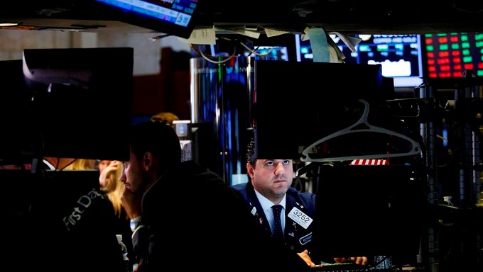 Pocos minutos después de iniciada la jornada de contrataciones en el parque neoyorquino, el índice Dow Jones de Industriales se deprecia un 0.57 %. EFE/Archivo