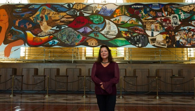 El polémico mural que se expone en Los Ángeles, 37 años después de haber sido censurado