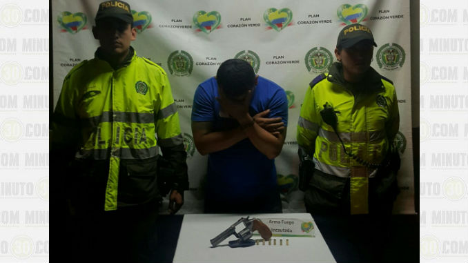 Se hacía pasar como taxista y fue capturado en flagrancia atracando a un pasajero 1 Capturado_supuesto_taxista_atracador