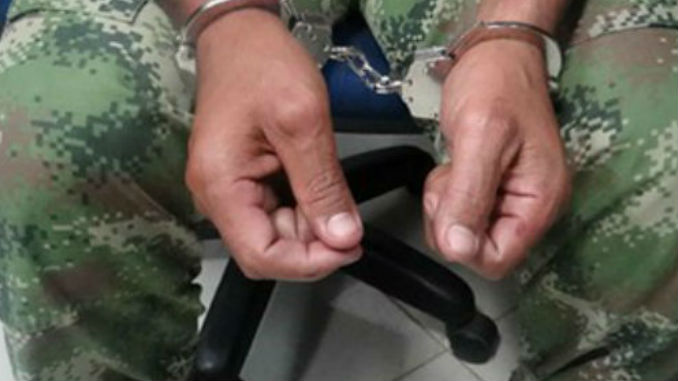 Capturado conductor por andar con pantalón de uso exclusivo del Ejército 1 Capturado_uso_exclusivo