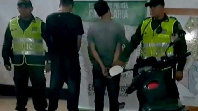 VIDEO y FOTOS: Dos hombres tuvieron que ser rescatados de las aguas del río Medellín al que se tiraron por huir de la Policía 3 Capturados_Rio_Medelln_3