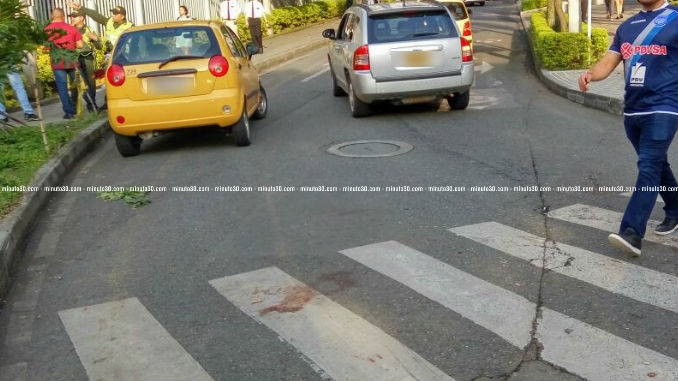 FOTOS: Pelea a cuchillo entre dos venezolanos vendedores ambulantes se saldó con uno de ellos muerto 4 Homicidio_Venezolano_El_Poblado_3