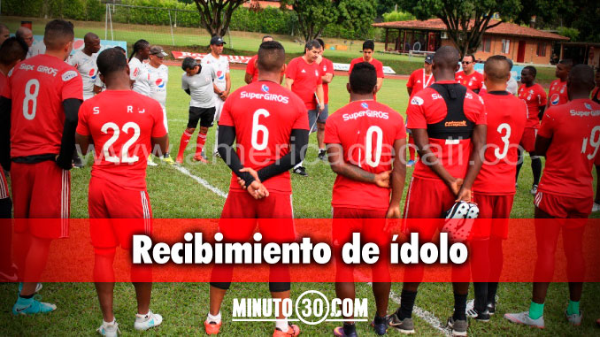 VIDEO: Tremenda bienvenida al América le dieron al 'Polilla' 1 Jugadores America