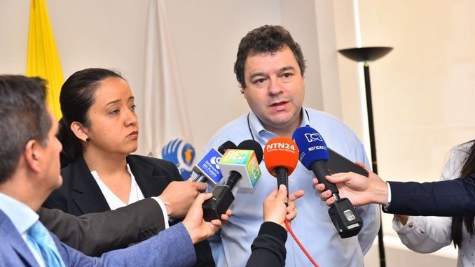 Defensor del Pueblo y diputada Gaby Arellano analizaron situación de venezolanos que llegan al país