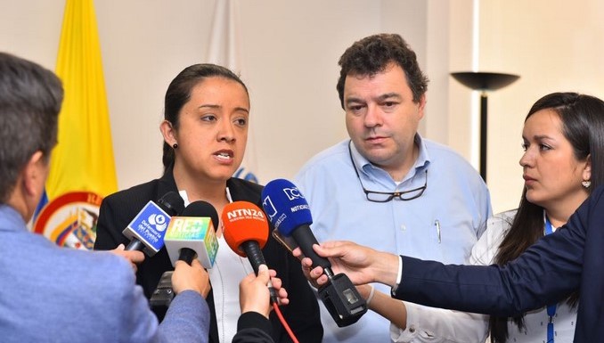 Defensor del Pueblo y diputada Gaby Arellano analizaron situación de venezolanos que llegan al país