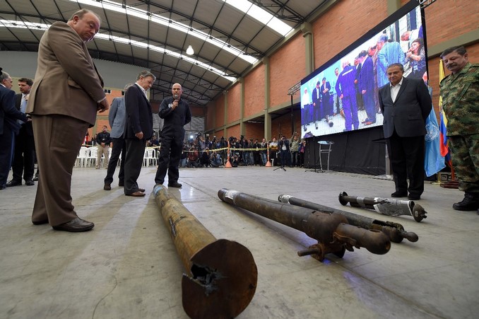Armas utilizadas para causar destrucción y muerte ahora serán monumentos a la paz: Santos