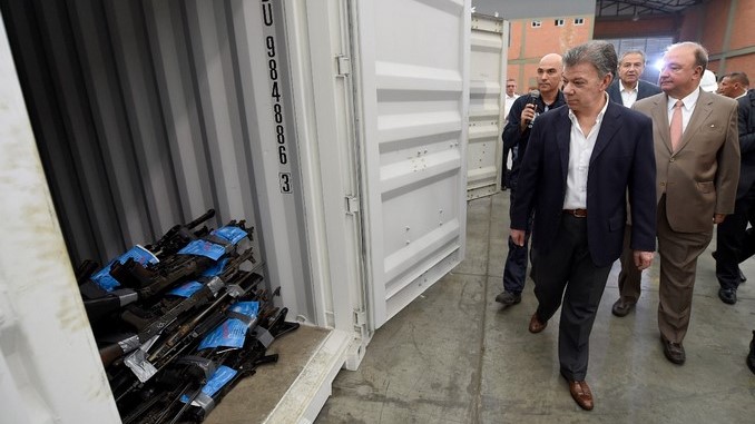 Armas utilizadas para causar destrucción y muerte ahora serán monumentos a la paz: Santos