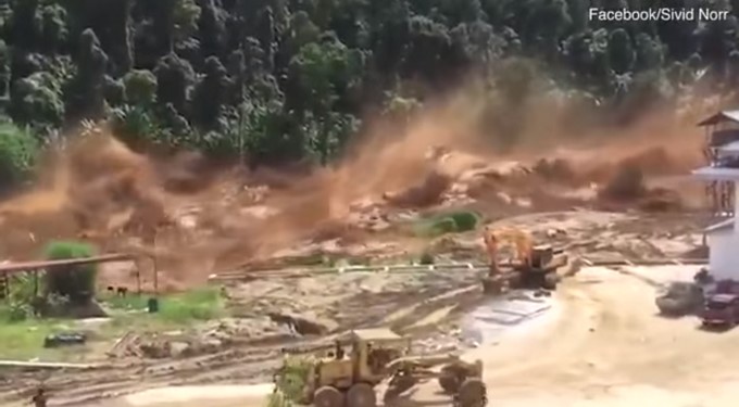 Captura tomada de Youtube: MONA LIZZA