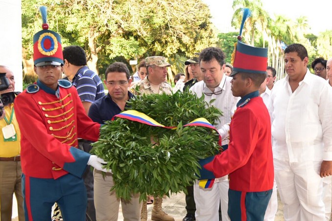 Defensor del Pueblo fue declarado huésped ilustre y recibió las llaves de Santa Marta