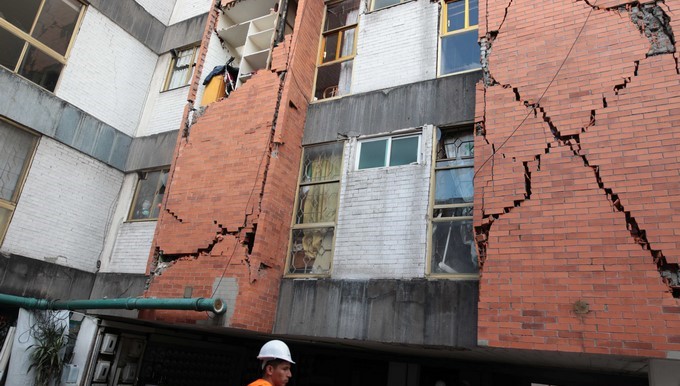 Así quedaron estos edificios en México, vecinos temen lo peor