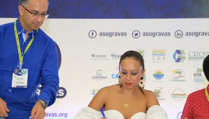 Gremio minero y autoridades ambientales en el Meta firmaron acuerdo para recuperar cuenca del río Guayuriba