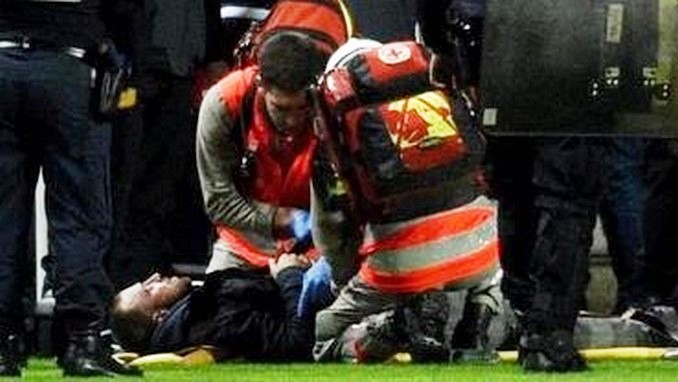 VIDEO: Decenas de heridos que cayeron en la celebración de un gol