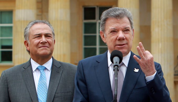 El presidente Juan Manuel Santos y el vicepresidente Óscar Naranjo