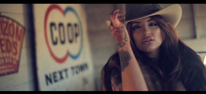 Katie Layne / Tomada de Youtube: Katie Layne Music