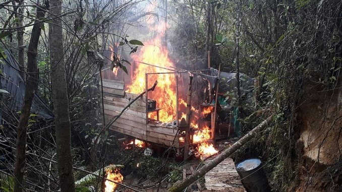Destruyen laboratorio en El Peñol que procesaba clorhidrato de cocaína para el 'Clan del Golfo'