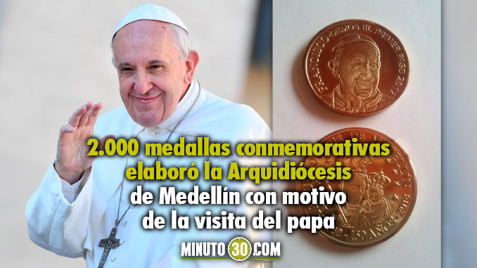 Esta es la medalla conmemorativa como recuerdo de la visita del papa Francisco a Medellín