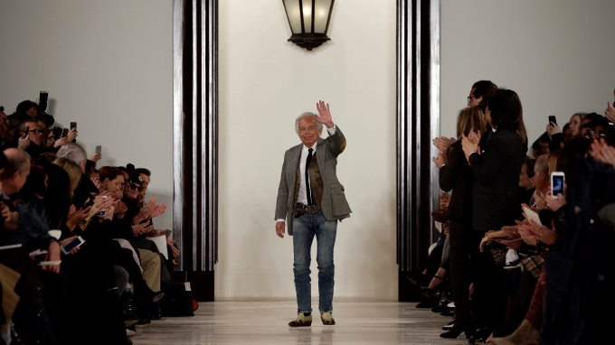 Ralph Lauren une lo clásico con el mundo del motor en su desfile neoyorquino