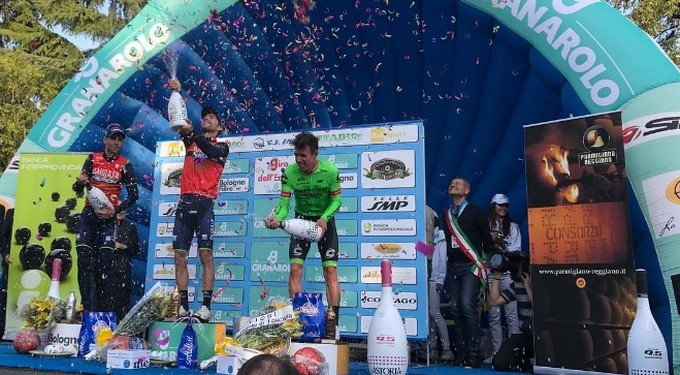 Rigoberto Urán finaliza tercero en el Giro de la Emilia