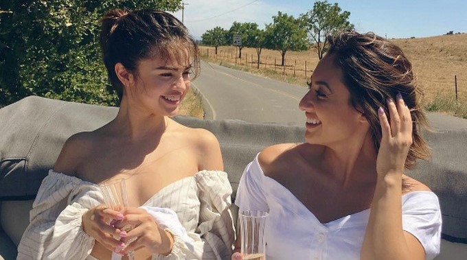 Selena Gomez y Francia Raisa/ Tomada de Instagram: @franciaraisa