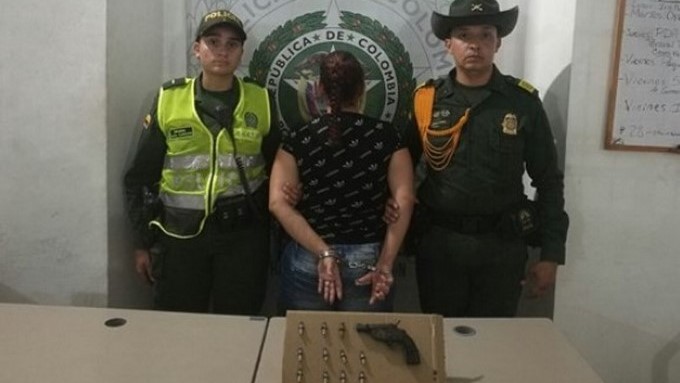 Con un arma de fuego artesanal, la capturaron en una habitación de un hotel 1 Arma-artesanal capturada
