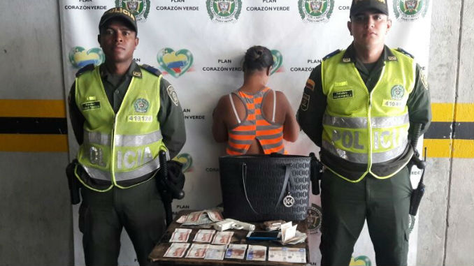 Capturada luego de cometer un atraco en Las Palmas 1 Capturada_hurto_Las_Palmas