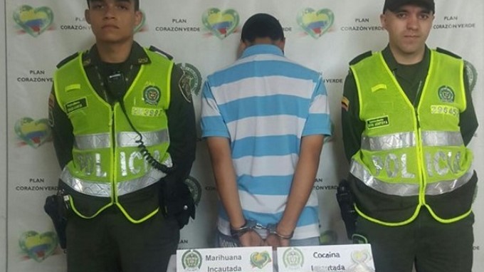 Lo capturaron con 120 gramos de marihuana y 300 de cocaína 1 Capturado con marihuana
