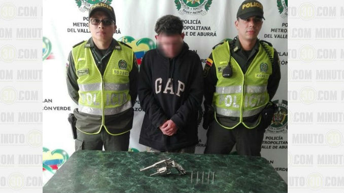 Capturado en Itagüí con un arma ilegal 1 Capturado_Porte_Itagui