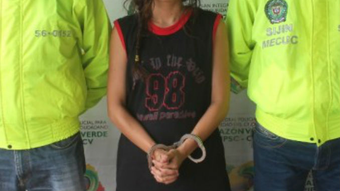 Estudiante es capturada por posesión de drogas 2 La joven capturada fue puesta a disposici%C3%B3n de las autoridades foto de archivo.