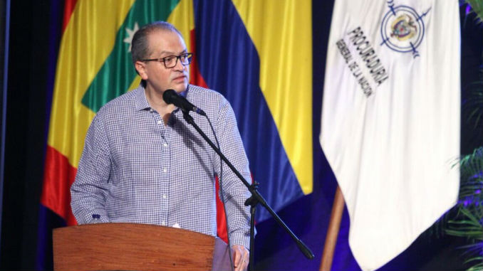 Procurador_Fernando_Carrillo