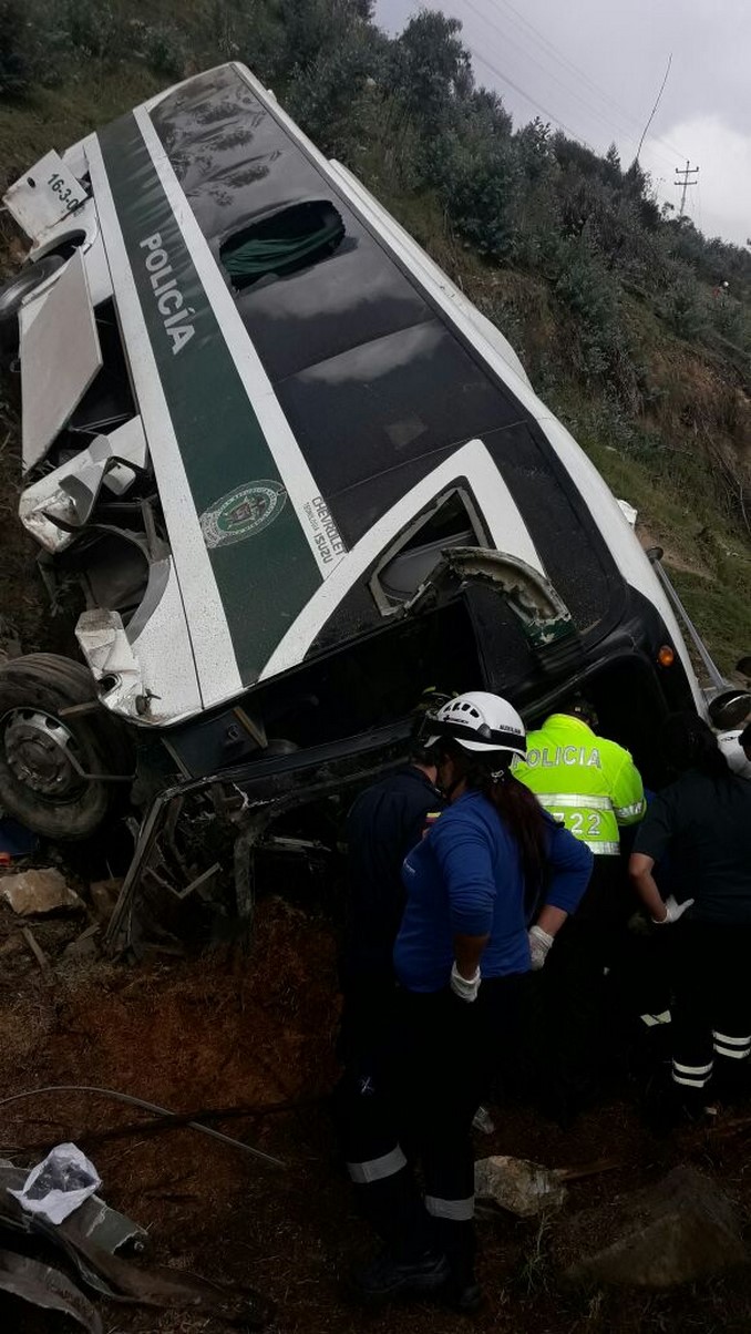 Accidente en Chusacá, Cundinamarca, dejó un uniformado de la Policía muerto