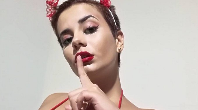 FOTO: “Peluche en el estuche”, así describen los seguidores una foto de Amaranta Hank