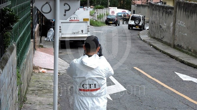 FOTOS Y VIDEO: Sin mediar palabra, lo asesinaron con arma de fuego en Robledo 3 asesinado altamira robledo hombre 2