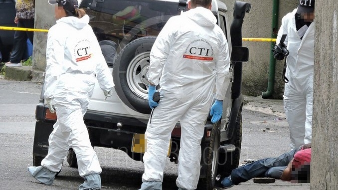 FOTOS Y VIDEO: Sin mediar palabra, lo asesinaron con arma de fuego en Robledo 4 asesinado altamira robledo hombre 4
