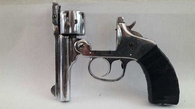 Levantó sospechas y terminó en la estación de Policía de San Javier 3 capturado revolver 2