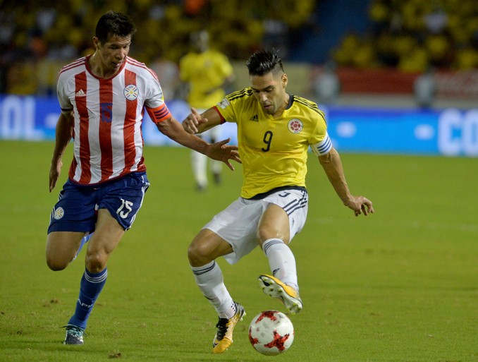 FOTOS: Desazón, Colombia dejó escapar la clasificación de las manos 10 colombia paraguay falcao 4