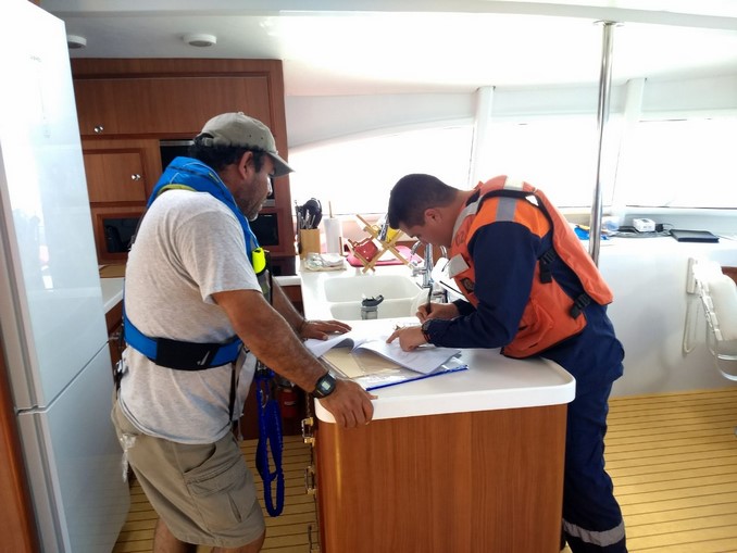 Buque ARC 'Gorgona' apoyó en Tumaco a una motonave de bandera panameña