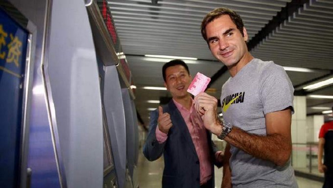 Roger Federer rompió todos los esquemas en Shanghai y se fue a entrenar en Metro 1 federer en metro Copiar