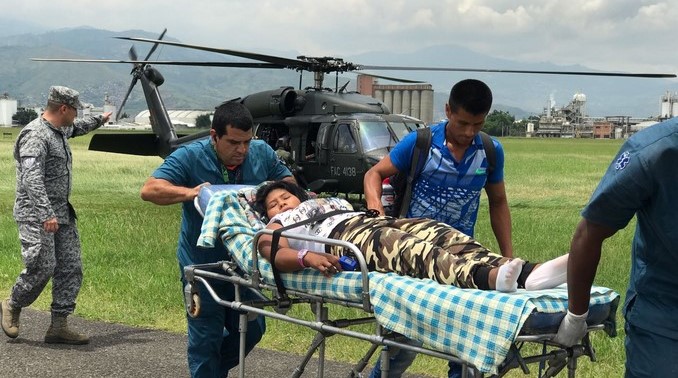 Fuerza Aérea trasladó a dos mujeres indígenas en el Cauca que se encontraban en delicado estado de salud